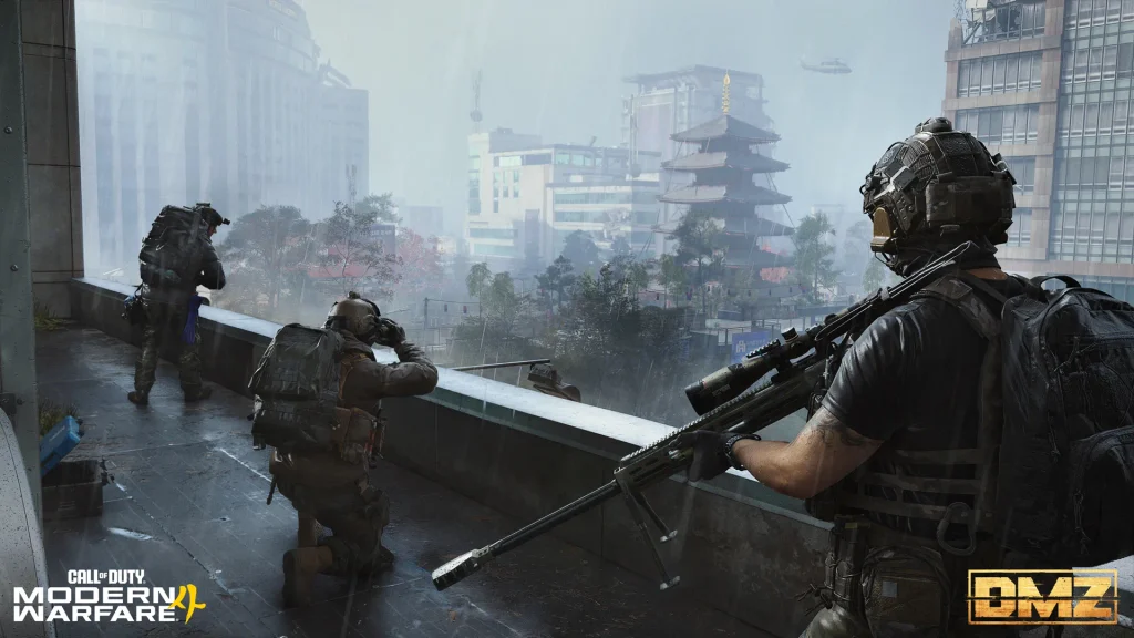 Escouade en position sur un toit dans le mode DMZ de Modern Warfare 4, à Hajin en Corée du Sud